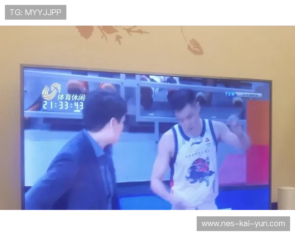 球队遭遇连败，教练战术板被球迷集中质疑