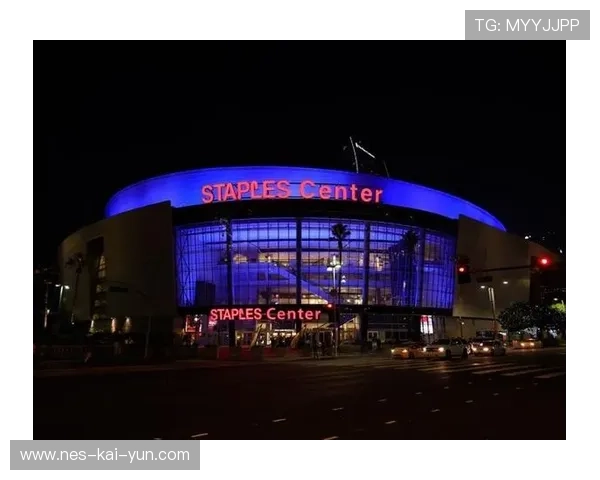 湖人主场装配全球首个“体感灯光系统”,可随比分变化,湖人主场灯光暗 湖人主场装配全球首个“体感灯光系统”,可随比分变化,湖人主场灯光暗